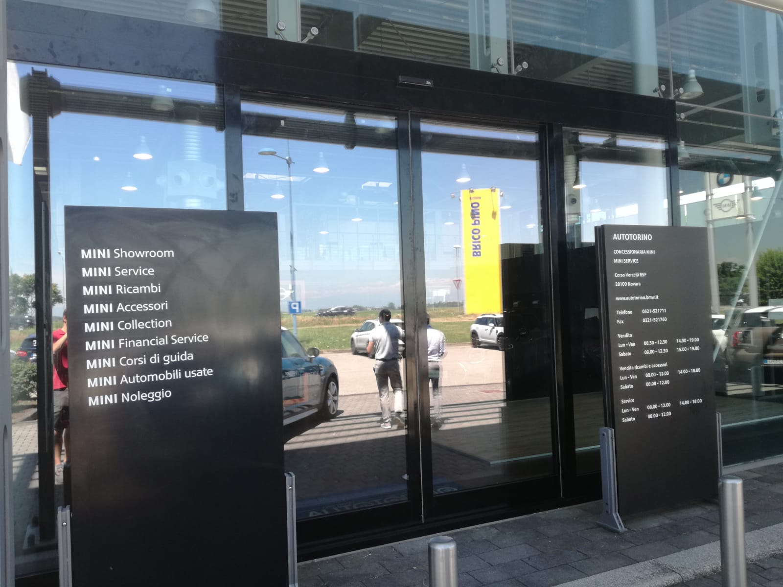 Fornitura di nuova porta automatica ridondante per Autotorino di Novara: Immagine 2
